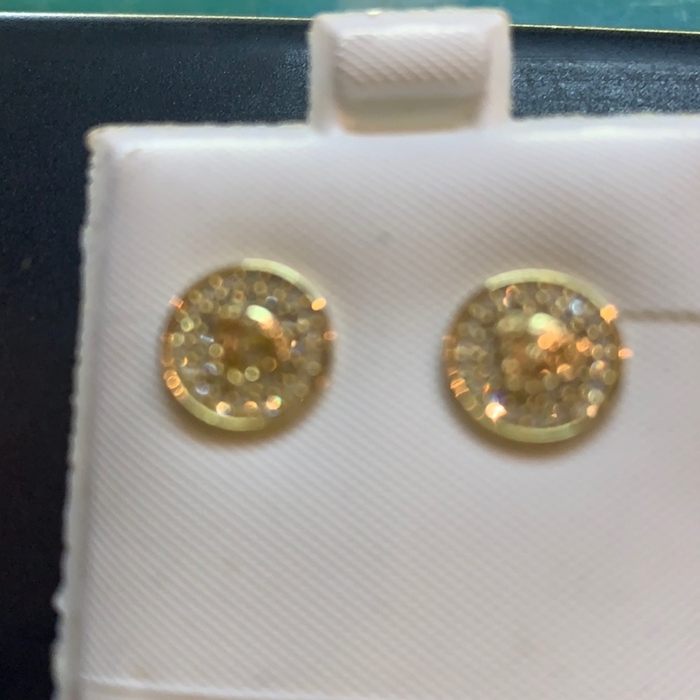 Gold studs